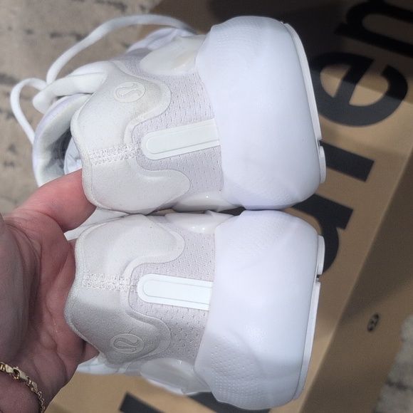 NWT Lululemon Men's Beyondfeel Running Shoe Wht/Wht/Wht - Picture 15 of 16